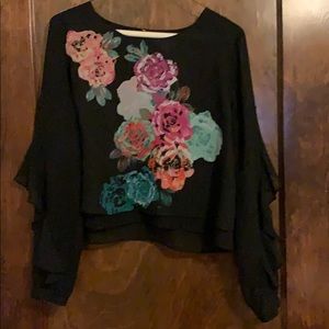 Black floral crop shirt bisou bisou